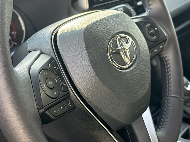 Used 2025  Toyota XLE Premium image 29