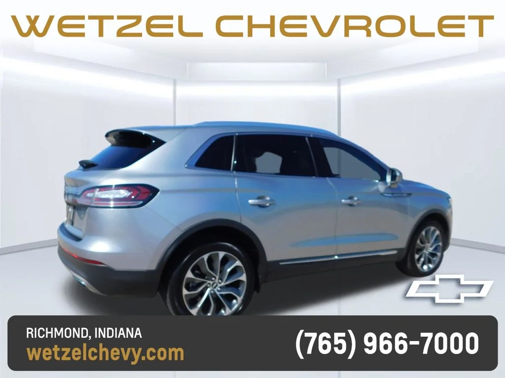 Used 2023 Silver Lincoln Reserve image 3