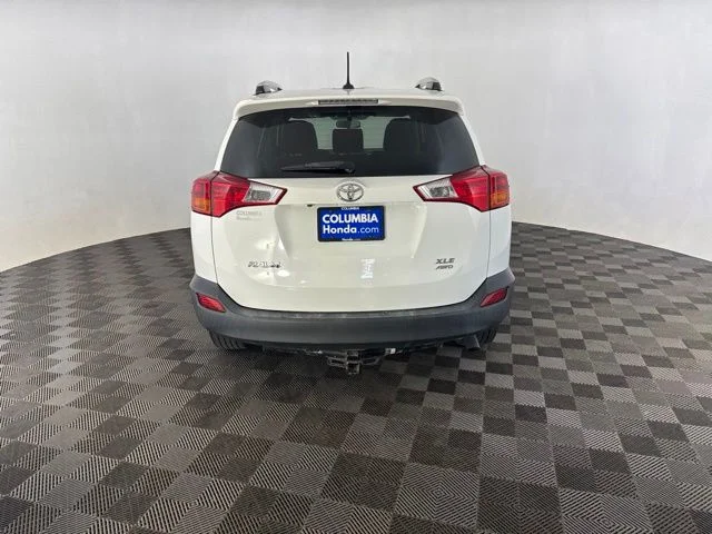 Used 2015 White Toyota XLE image 7