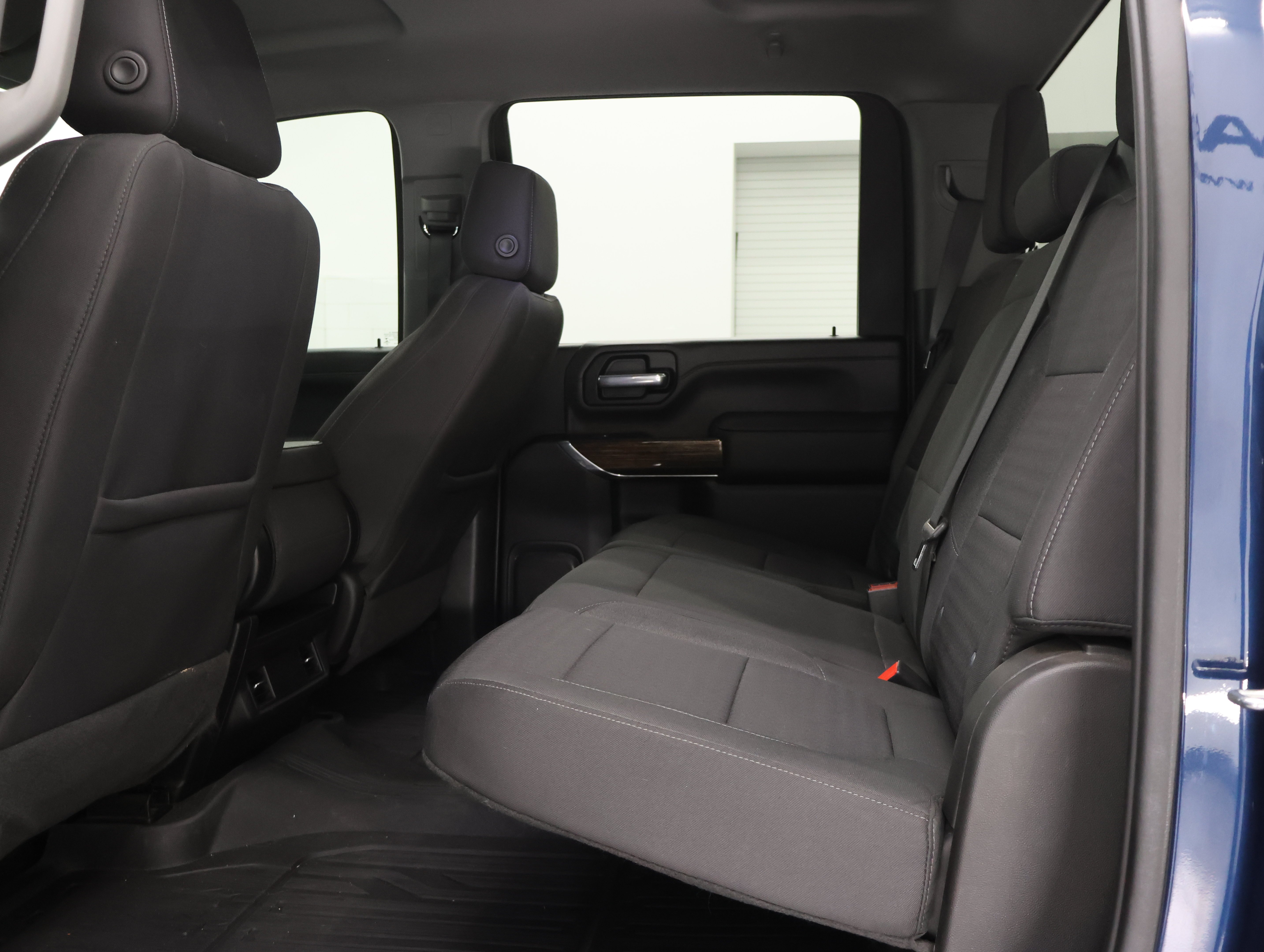 Used 2023 Pacific Blue Metallic GMC 4x4 Crew Cab SLE: CREW-SHORT-SLE-6.6L DIESEL-4WD-BACKUP CAM image 9