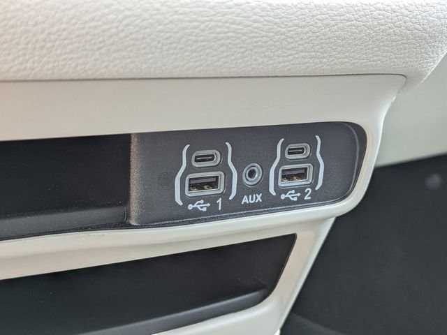 2024 Chrysler Pacifica Touring L - Photo 26