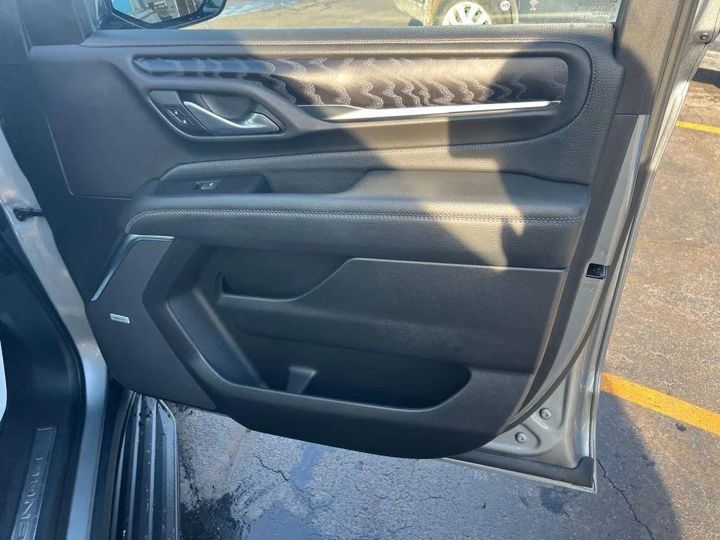 2023 GMC Yukon Denali - Photo 32