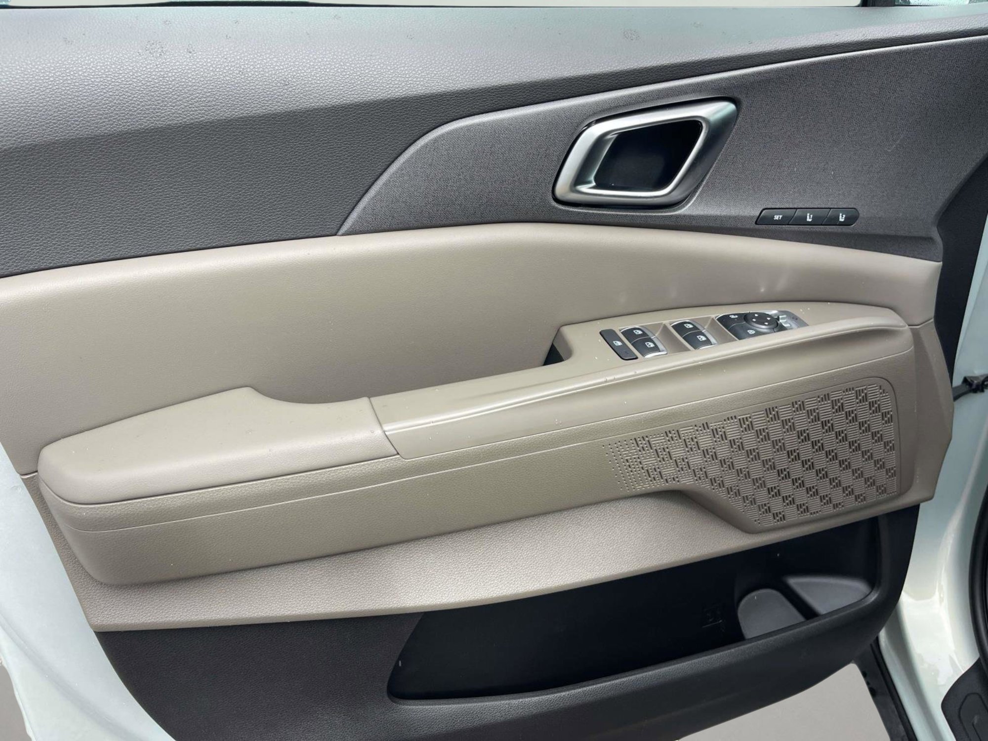 New 2026 Ivory Silver Kia EX image 20