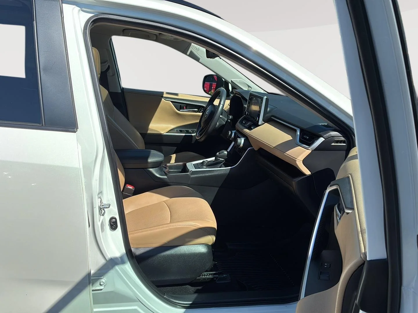 Used 2020 Blizzard Pearl Toyota Limited image 11