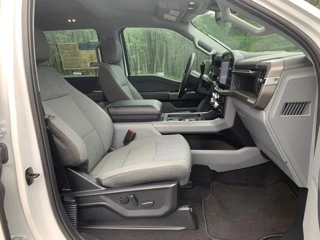 Certified Used 2024 Oxford White Ford XLT image 17
