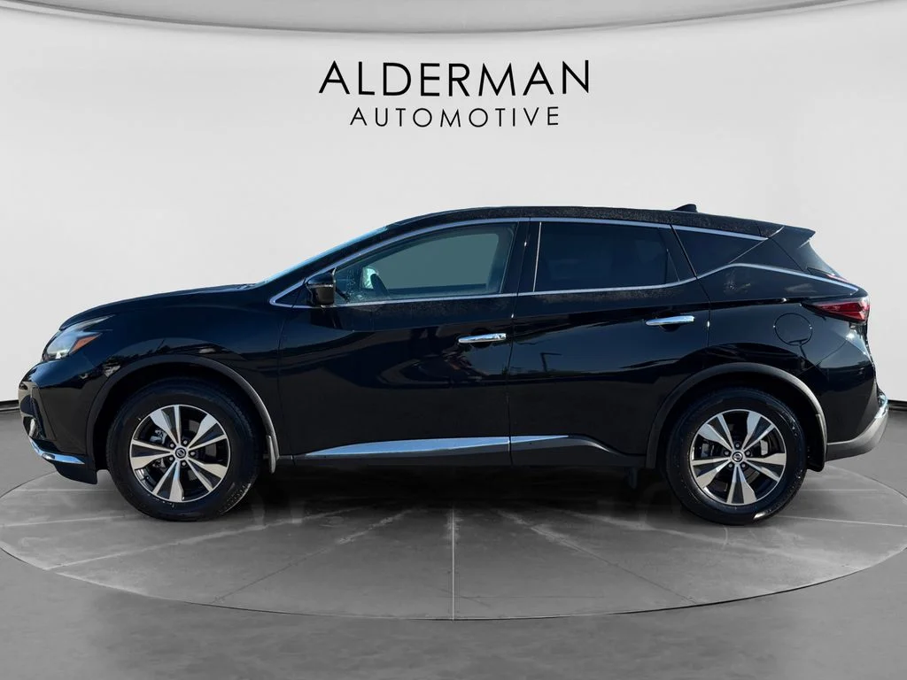 Used 2020 Black Nissan S image 2