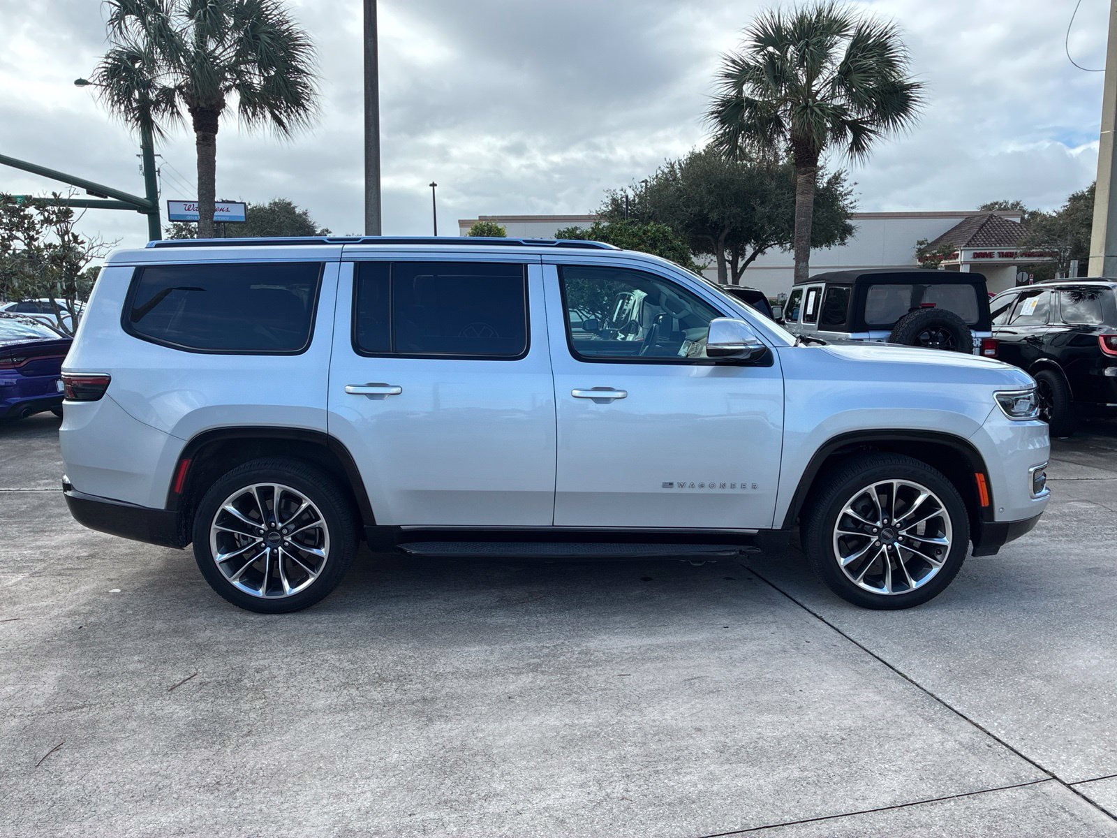 Used 2022 Silver Jeep Series II image 6