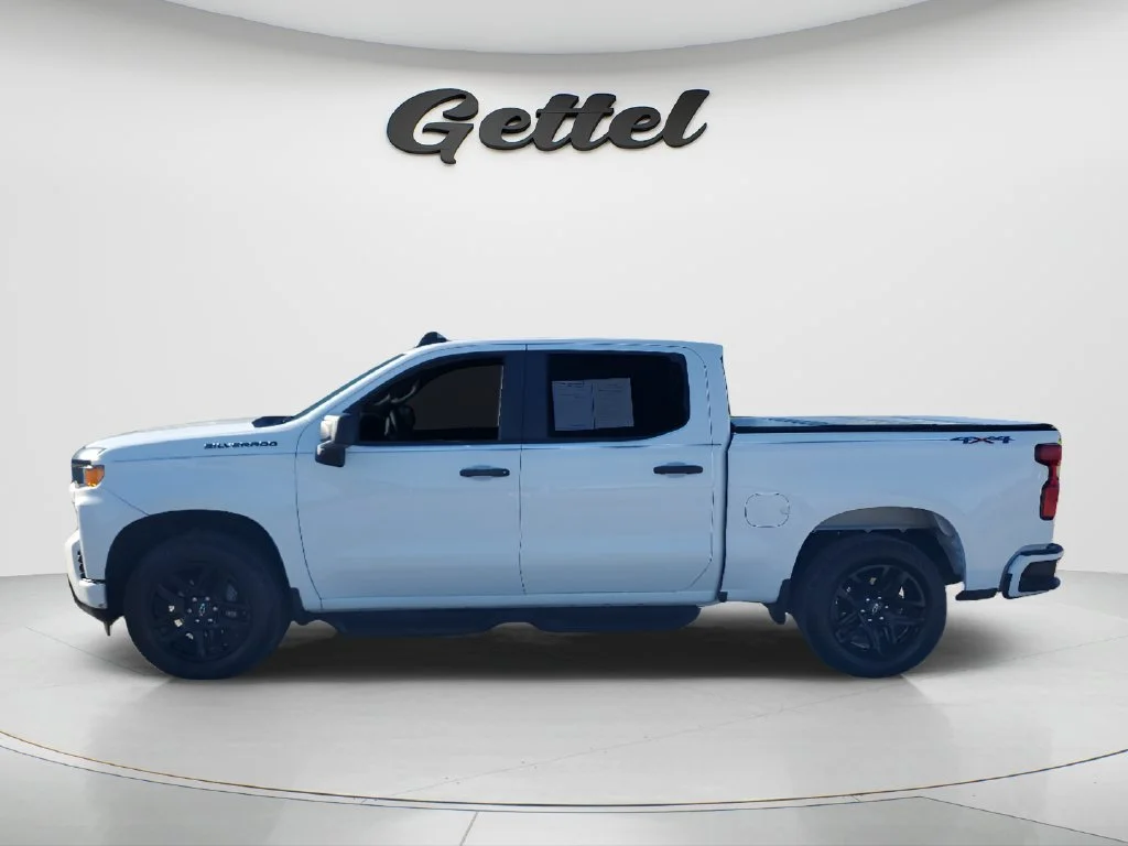 Used 2022 SUMMIT WHITE Chevrolet Custom image 8
