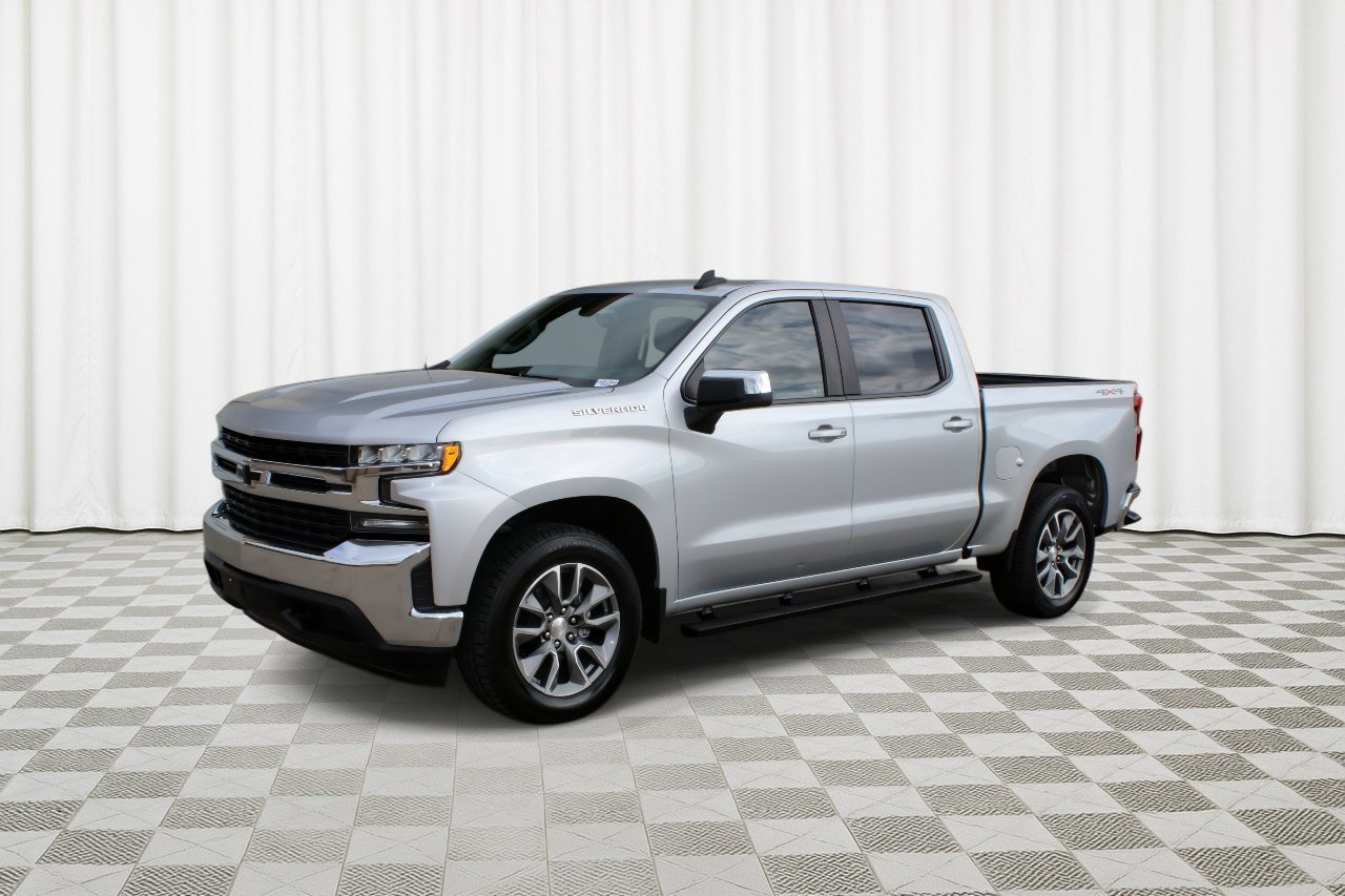 Used 2021 Silver Ice Metallic Chevrolet LT image 7