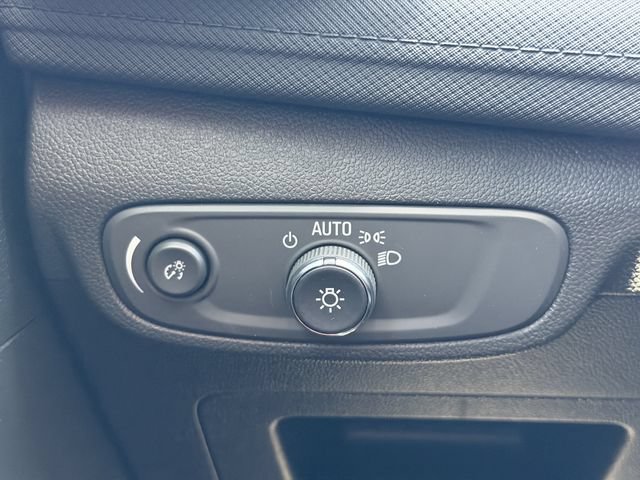 New 2026 Summit White Chevrolet LT image 32