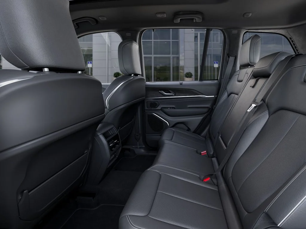 2025 Jeep Grand Cherokee Overland - Photo 24