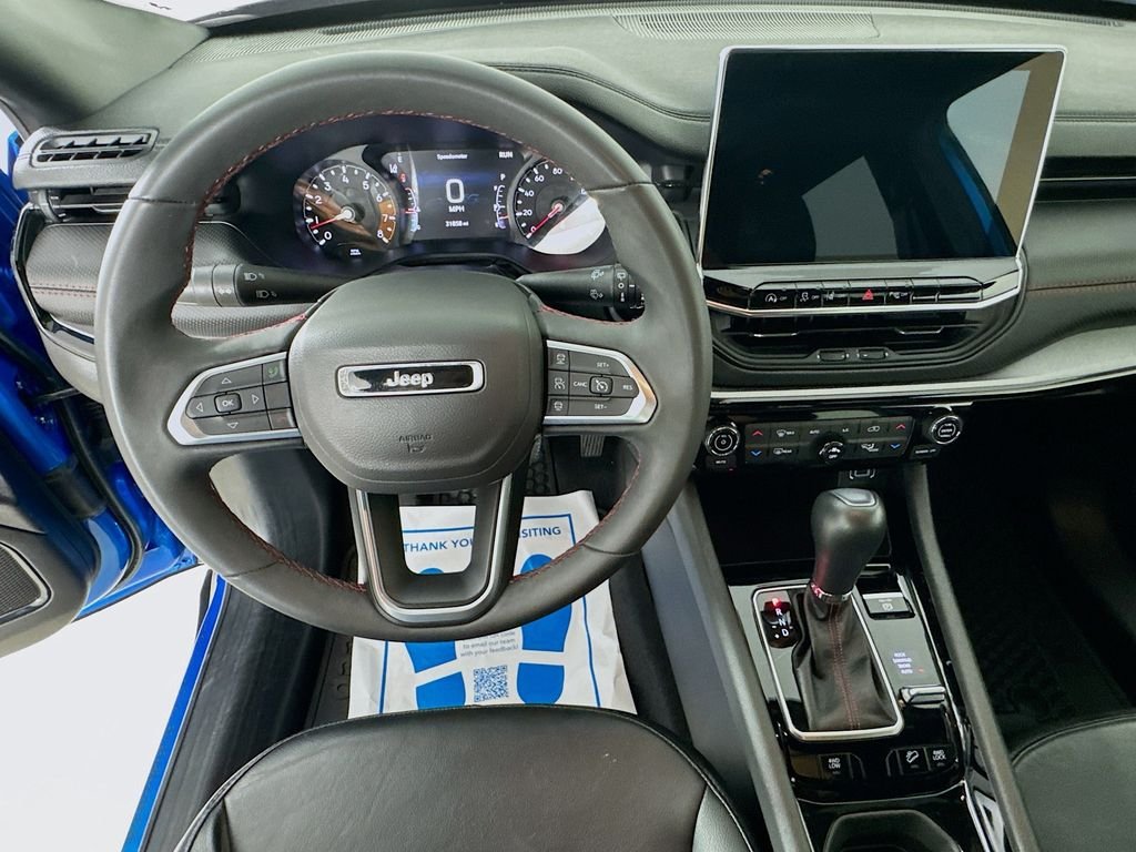 Used 2025 Hydro Blue Pearlcoat Jeep Trailhawk image 12