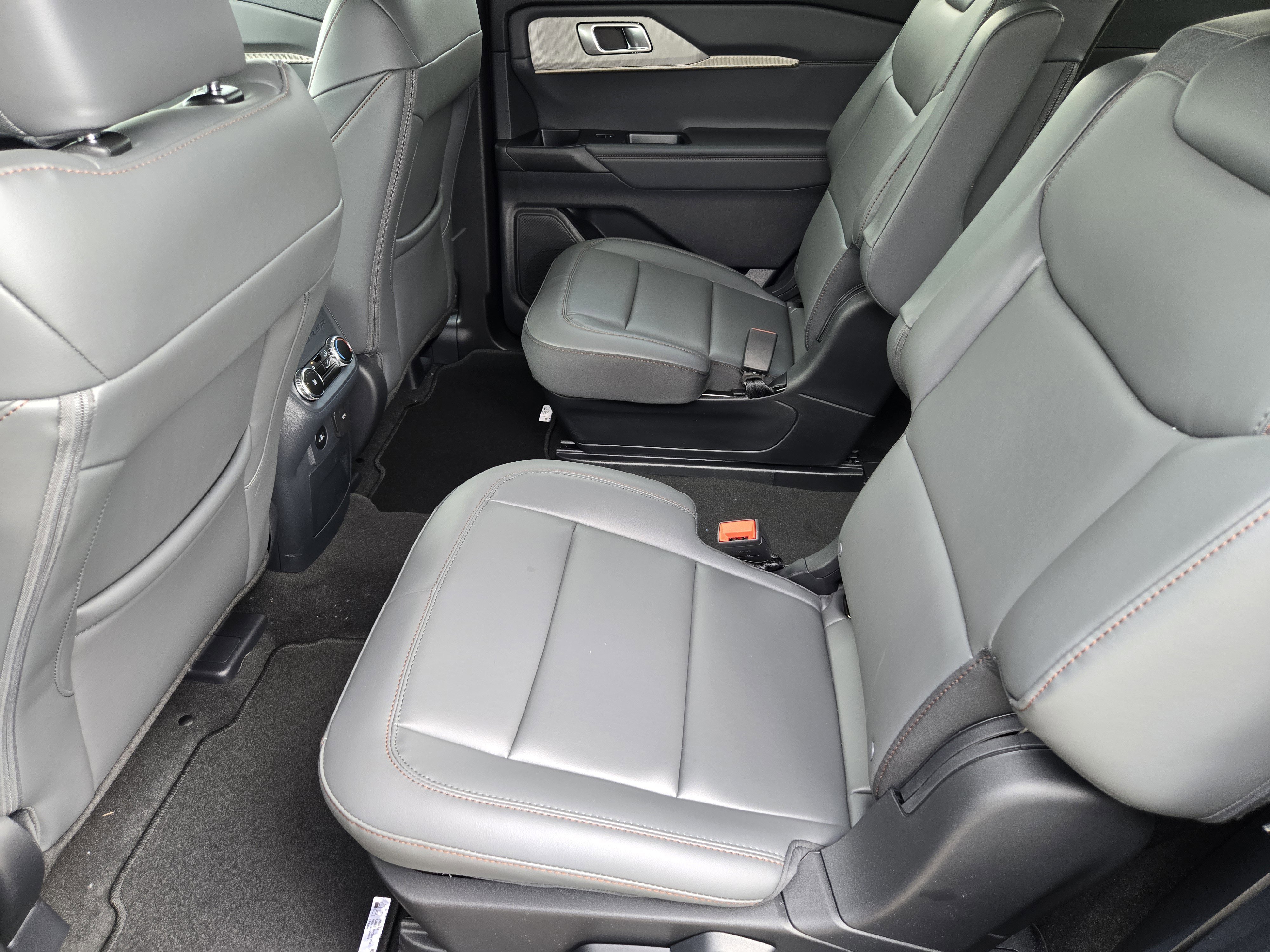 New 2026 Carbonized Gray Metallic Ford Active image 18