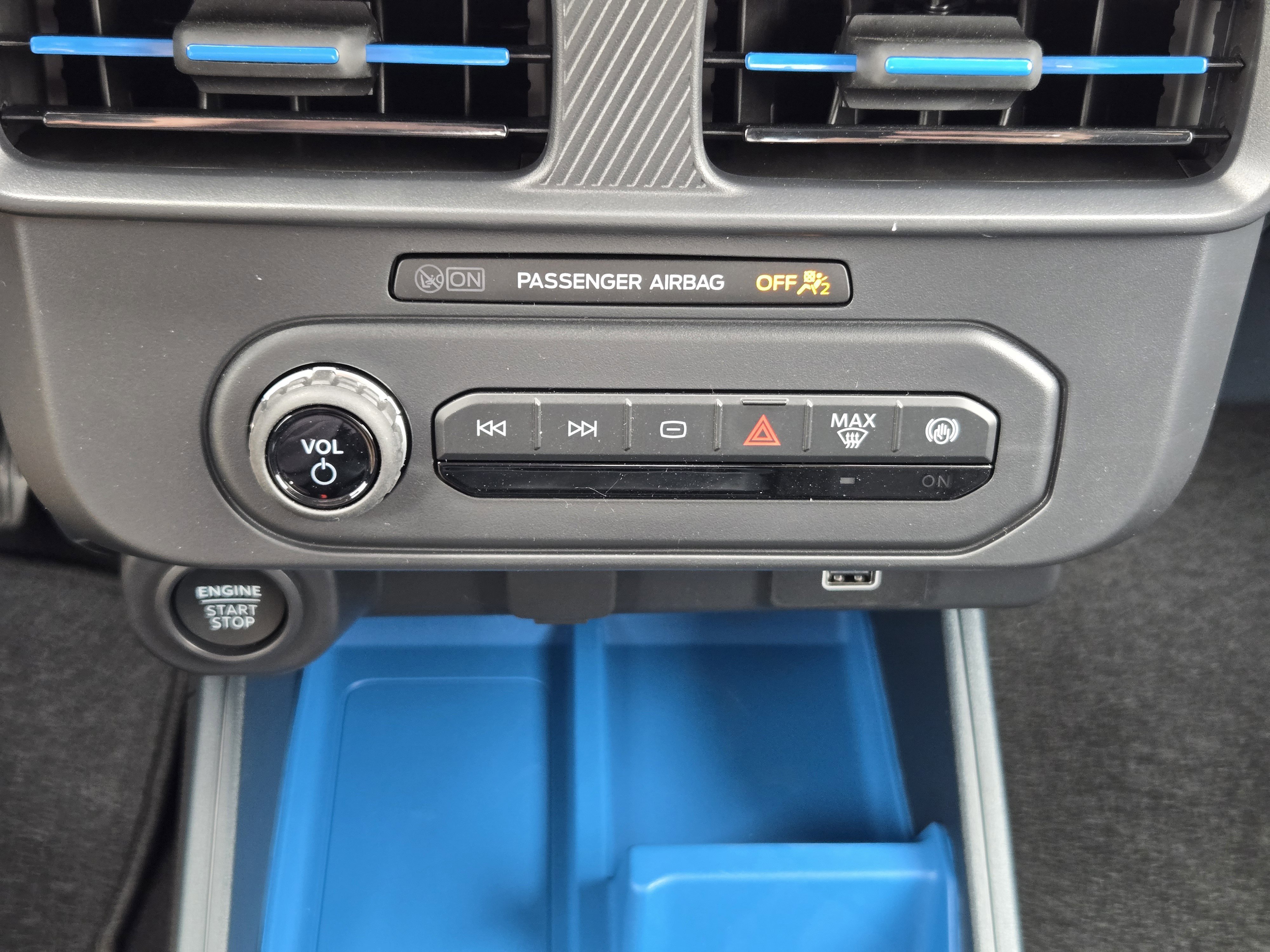 New 2026 Shadow Black Ford XLT image 13