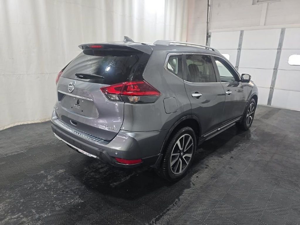 Used 2020 Gray Nissan SV image 4