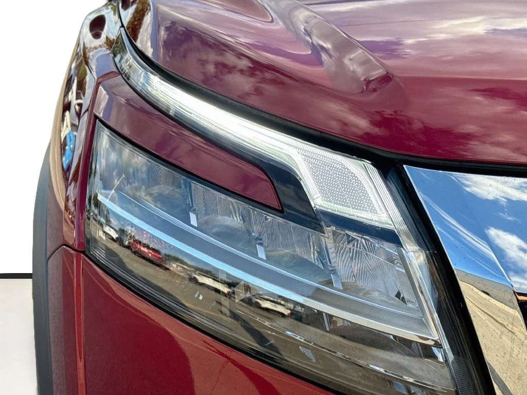 Used 2024 Red Nissan SL image 39