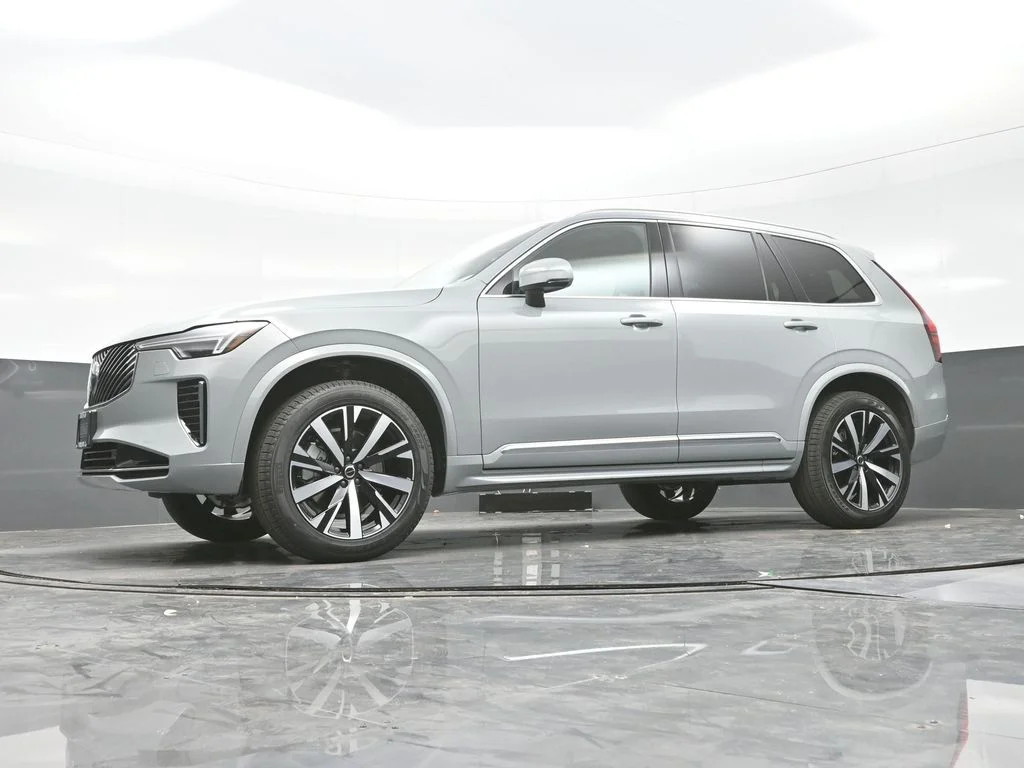 New 2026 Vapour Grey Volvo Core image 41