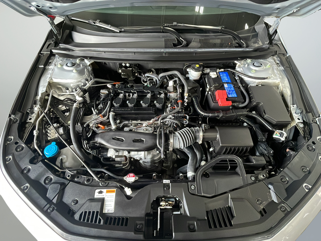 Used 2025 Silver Honda LX image 36