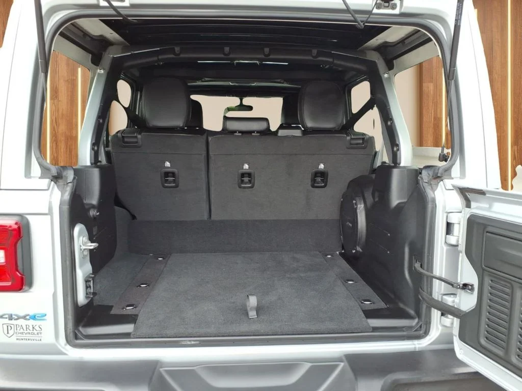 Used 2023 Silver Jeep Rubicon 4xe image 31
