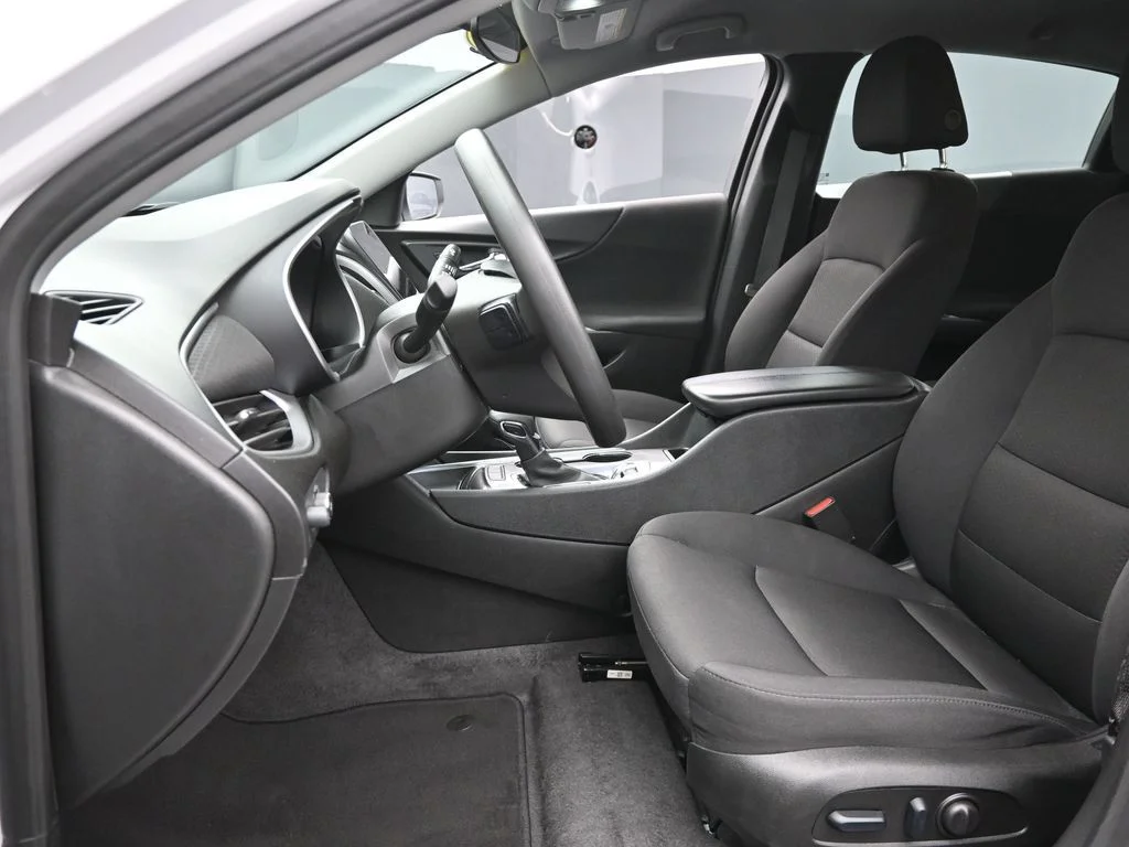 2024 Chevrolet Malibu 1LT - Photo 13