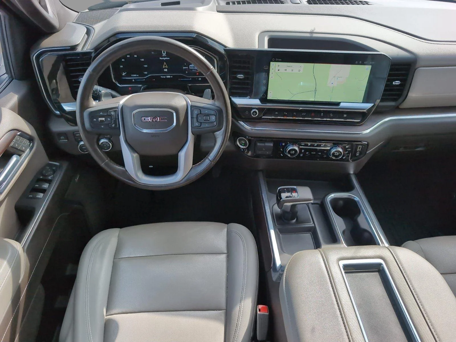 Used 2022 White Frost Tricoat GMC SLT image 35