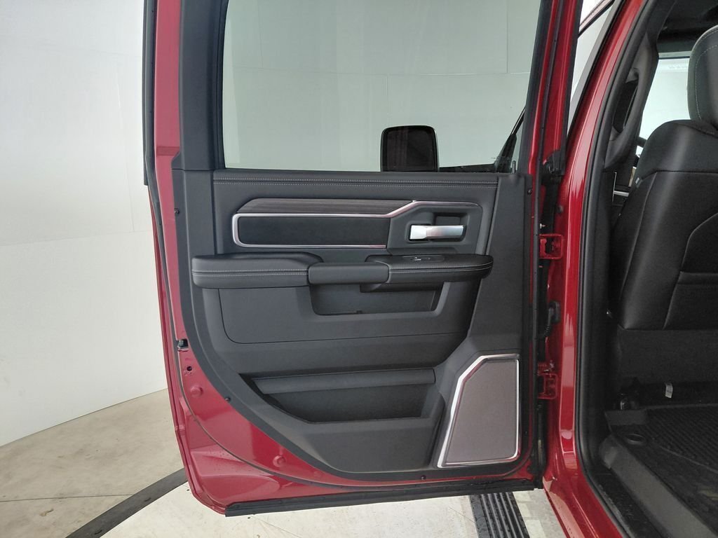 New 2026 Molten Red Pearl-Coat Exterior Paint RAM Laramie image 11
