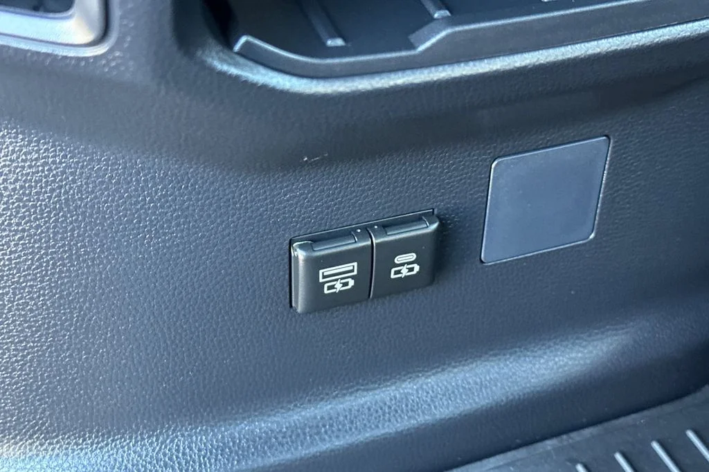 2025 Toyota Tundra Limited - Photo 14
