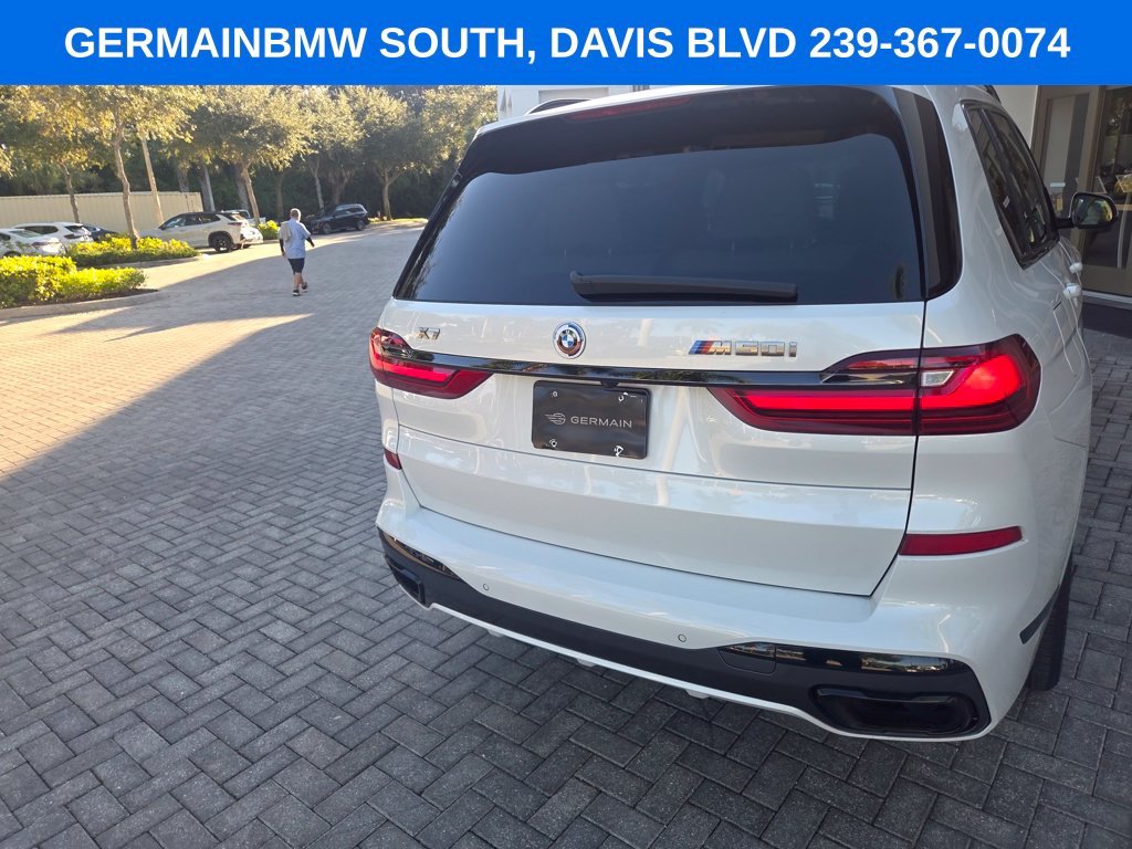 Used 2022 White Metallic BMW M50i image 22