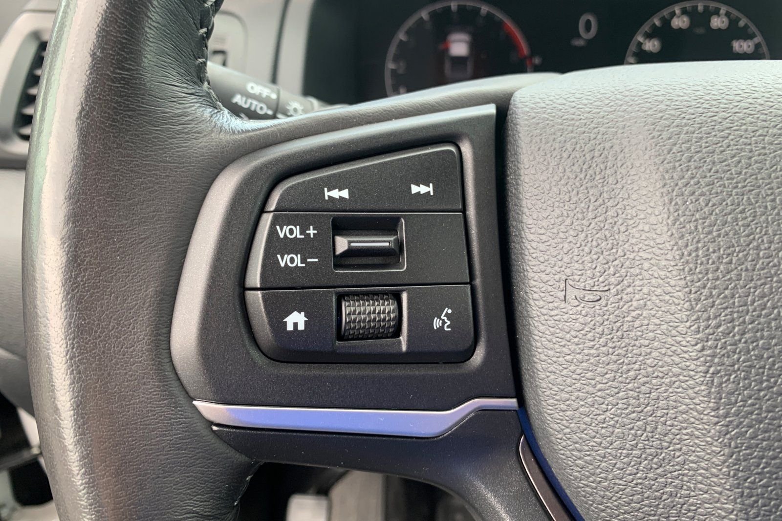 Certified Used 2025 White Honda RTL image 28