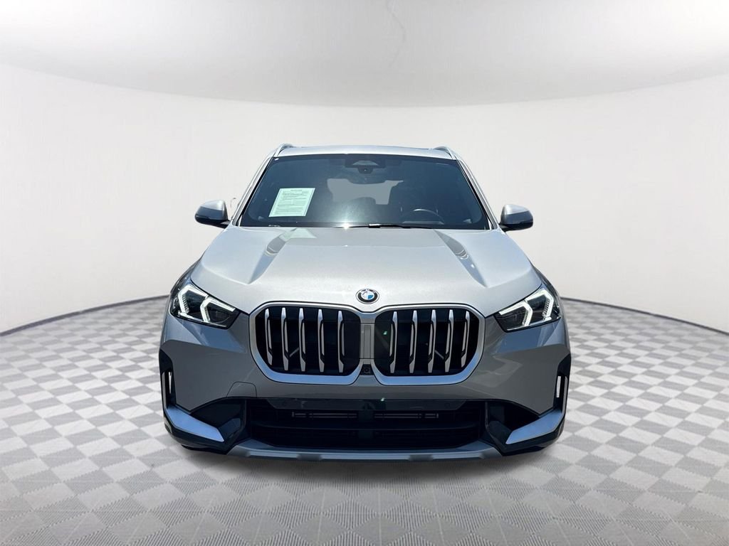 Used 2026 Space Silver Metallic BMW xDrive28i image 2