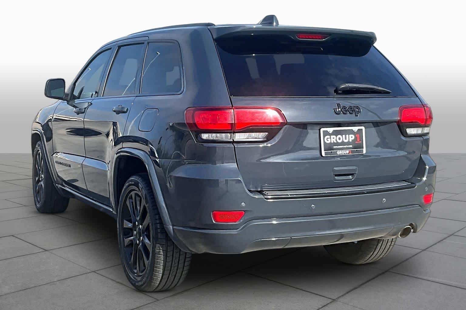 Used 2018 Rhino Clear Coat Jeep Altitude image 12
