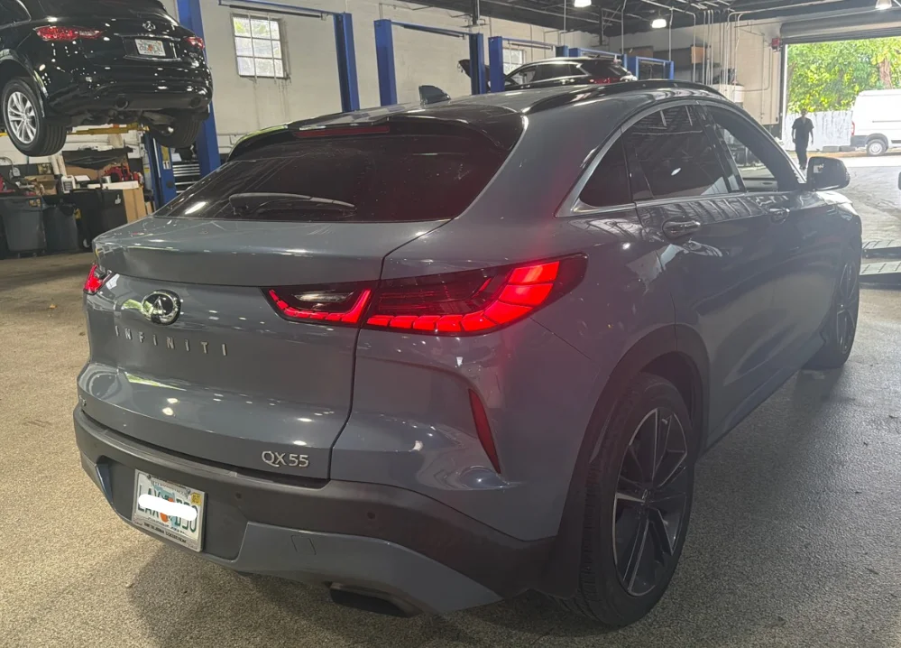 Certified Used 2022 Gray INFINITI LUXE image 2