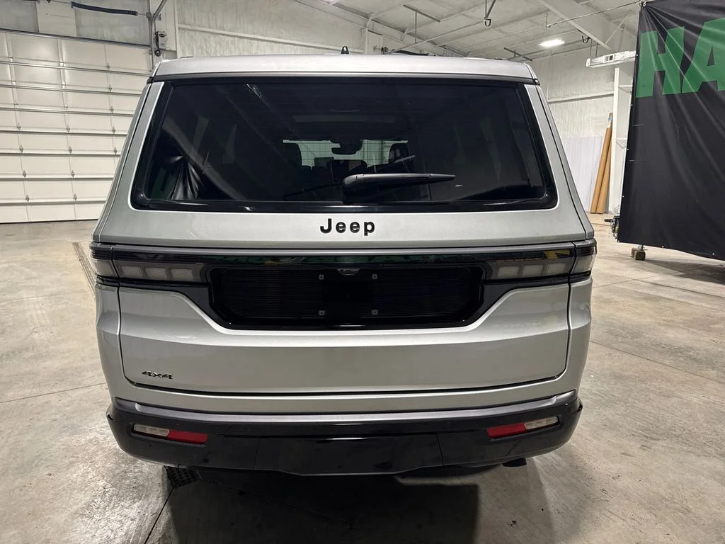 New 2026 Silver-Zynith Exterior Paint Jeep Limited Reserve image 7