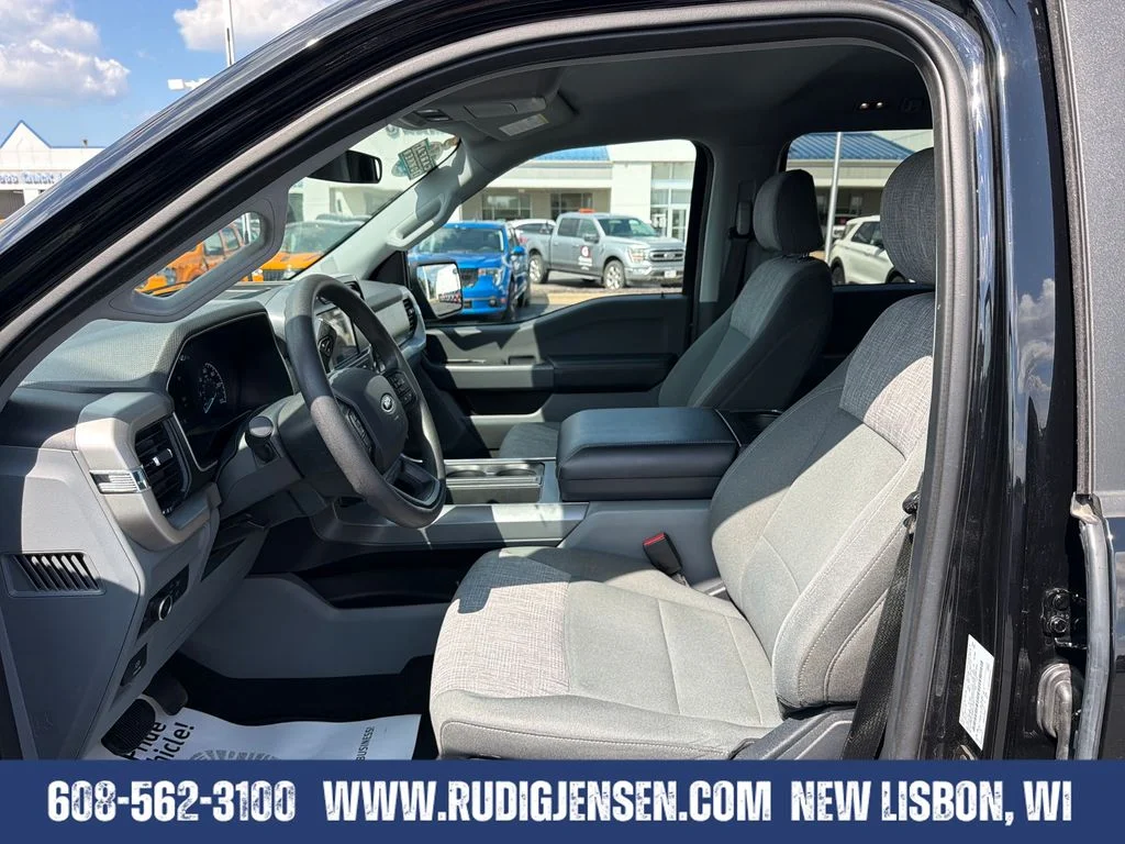 Used 2021 Black Ford XLT image 9