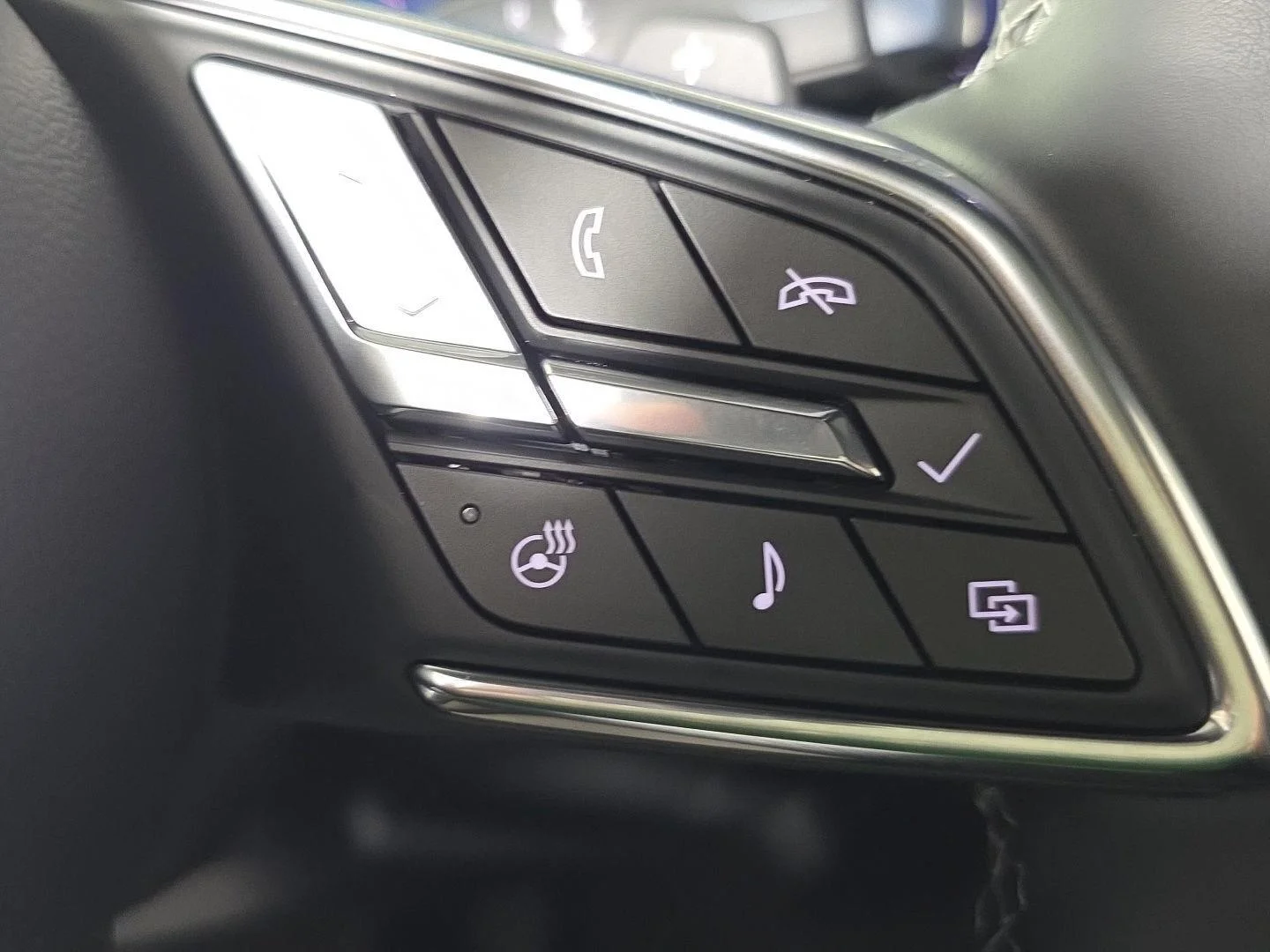 Used 2026 Ebony Twilight Metallic Buick Avenir image 24