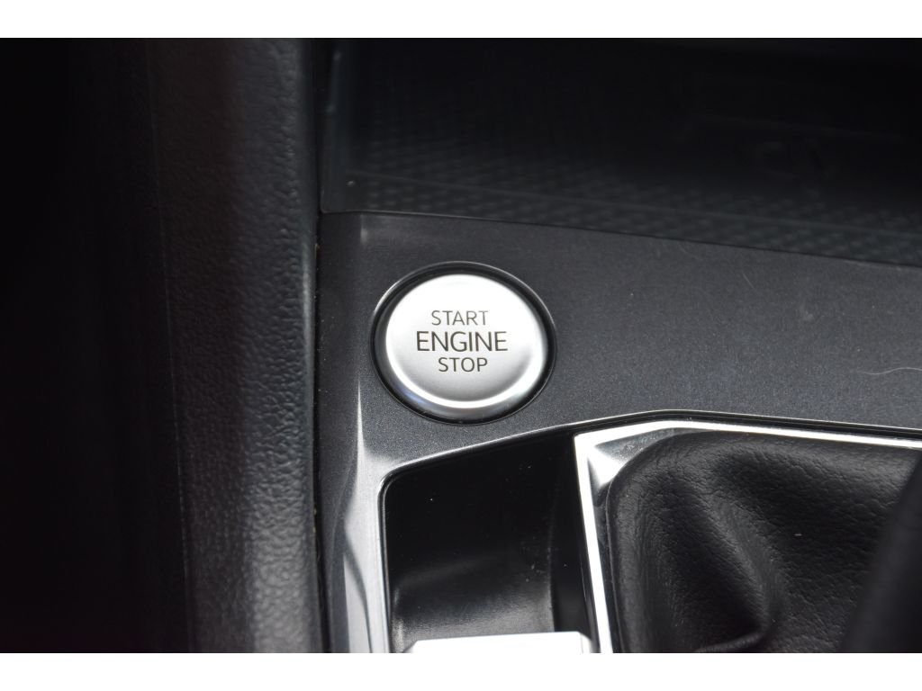 Used 2022 Deep Black Pearl Volkswagen SE R-Line Black image 38