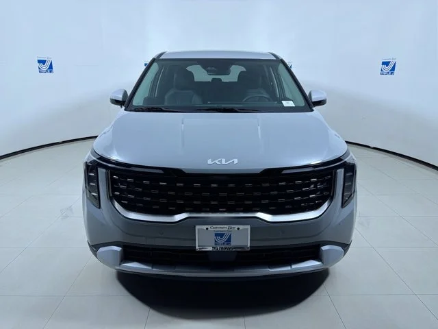 New 2027 CERAMIC SILVER Kia LXS image 3
