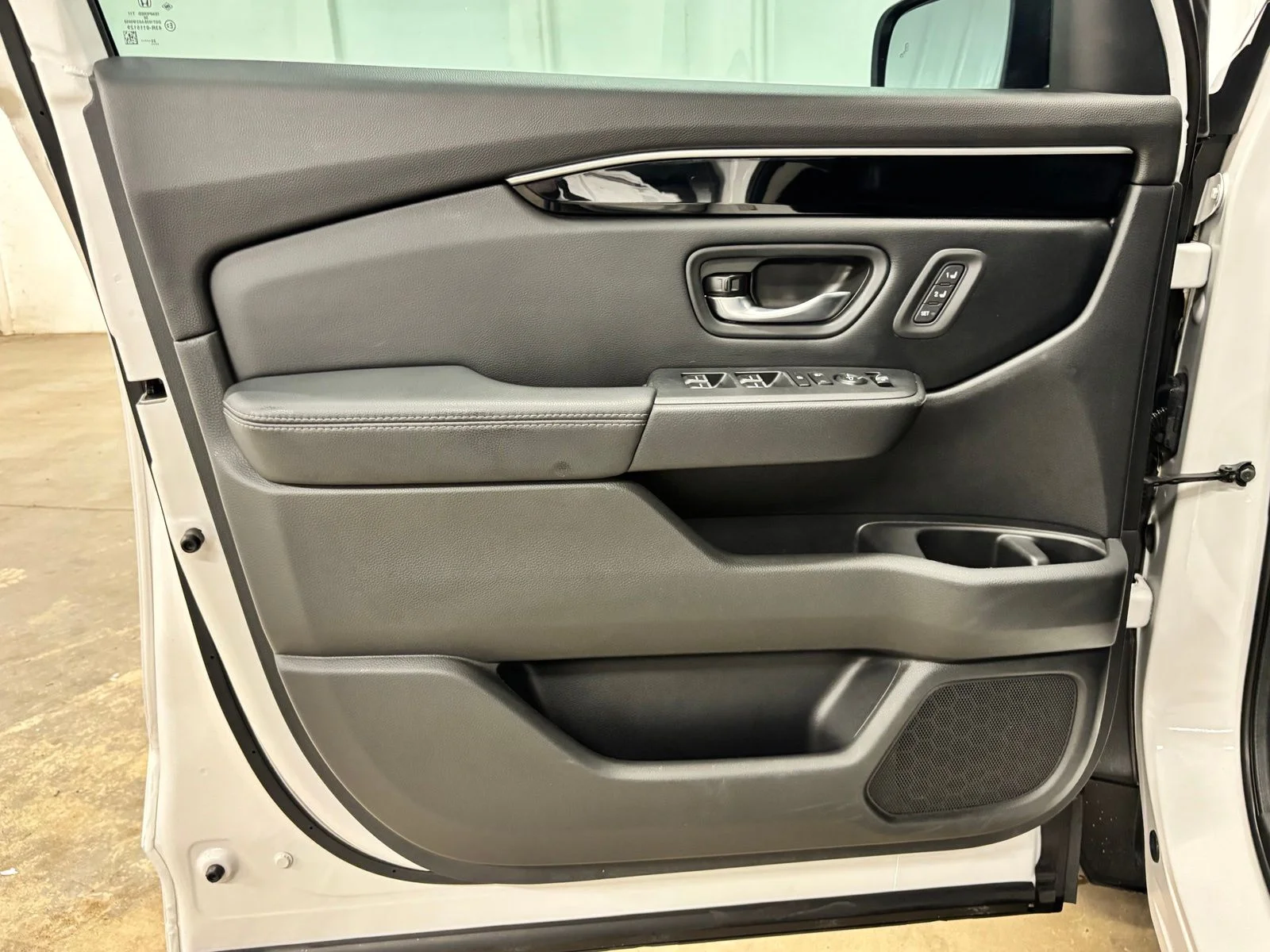 Used 2024 Gray Honda EX-L image 18