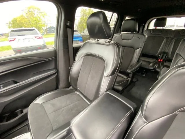 Used 2025 Black Jeep Altitude X image 11