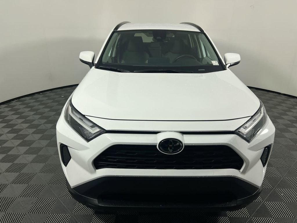 Used 2025 White Toyota XLE image 8