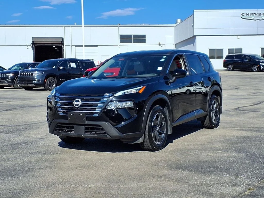 Used 2024 Nissan Rogue SV with VIN JN8BT3BB2RW425637 for sale in Kansas City