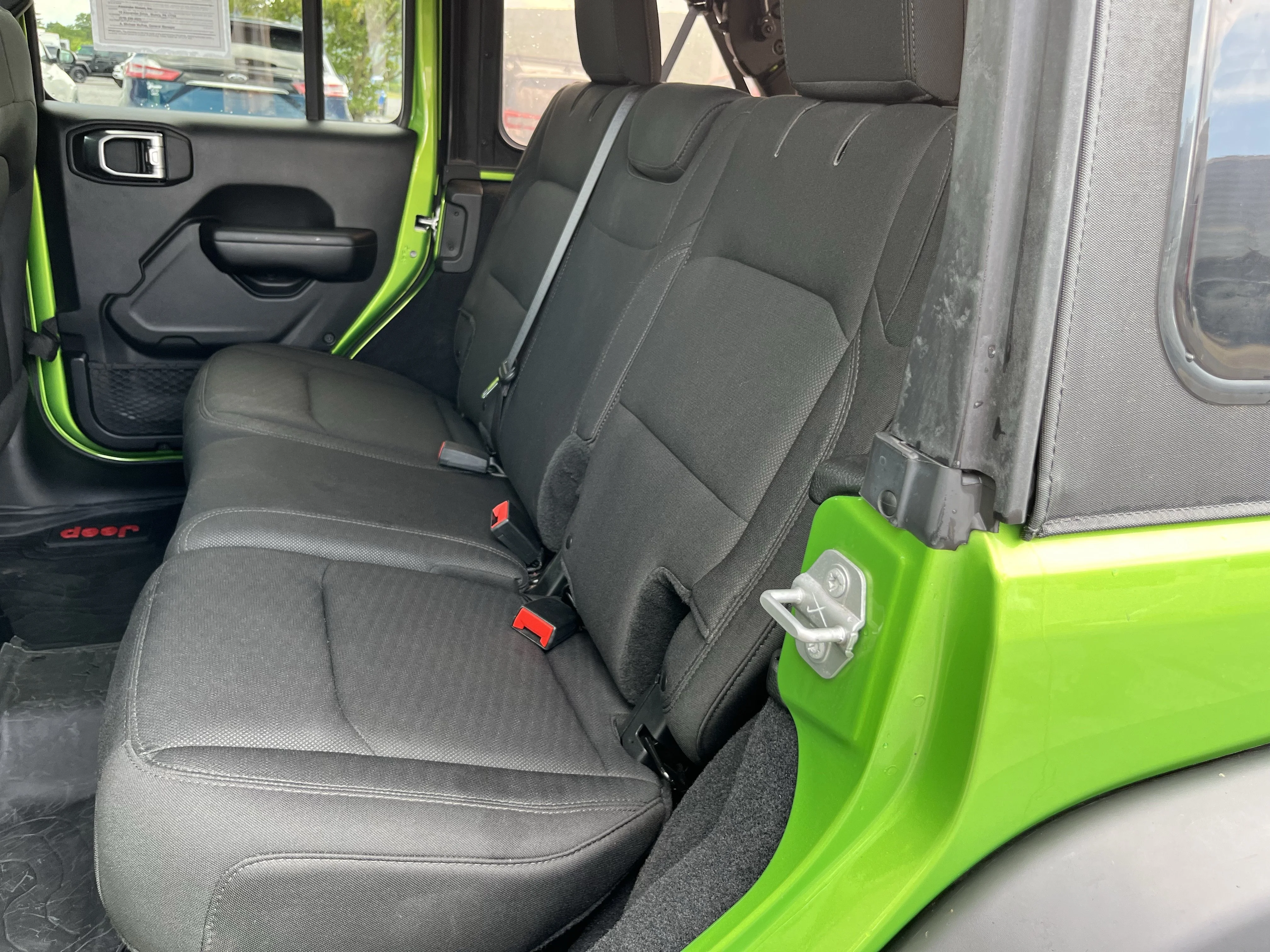 Used 2018 Mojito! Clearcoat Jeep Unlimited Sport S image 16