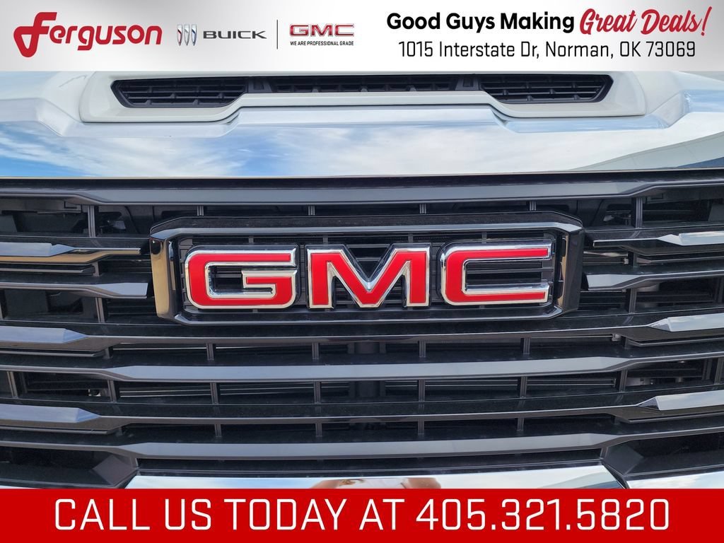 New 2026 Summit White GMC Pro image 9