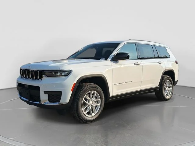 New 2026 Bright White Clear-Coat Exterior Paint Jeep Laredo image 8