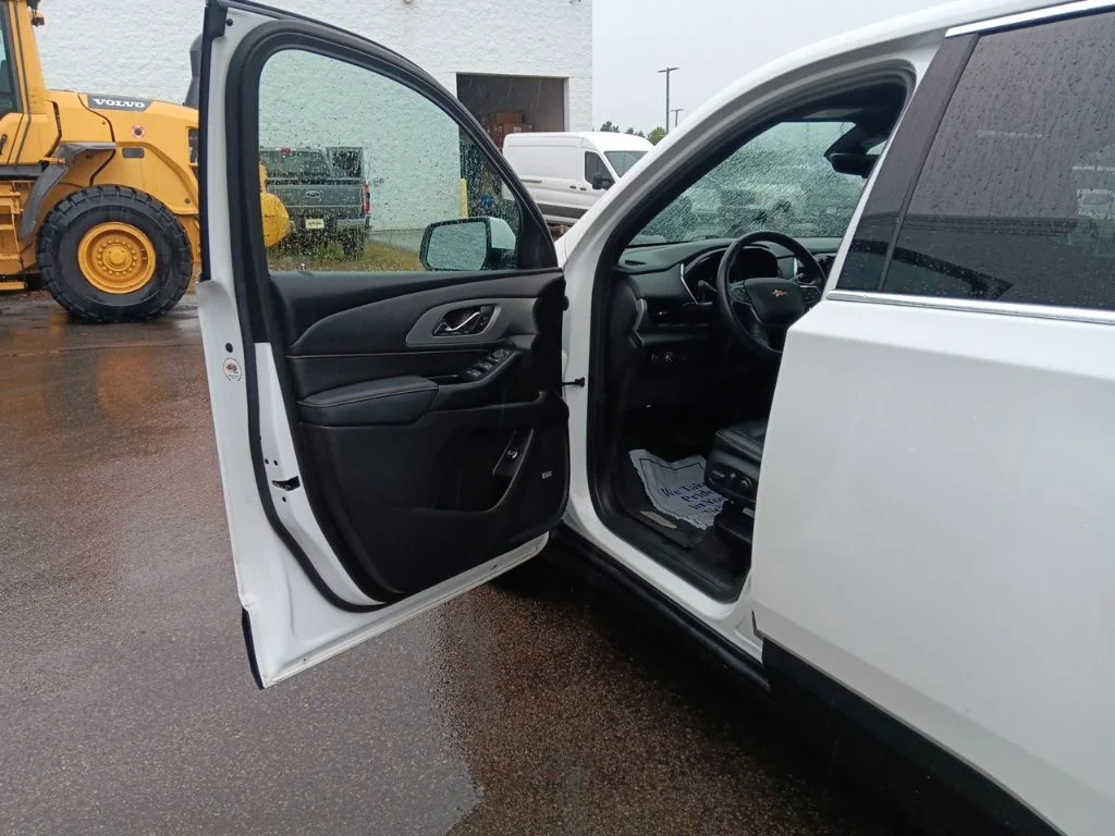 Used 2022 Summit White Chevrolet LT Leather image 13