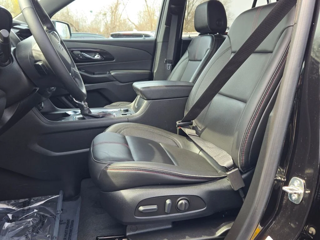 Used 2023 Black Chevrolet RS image 24