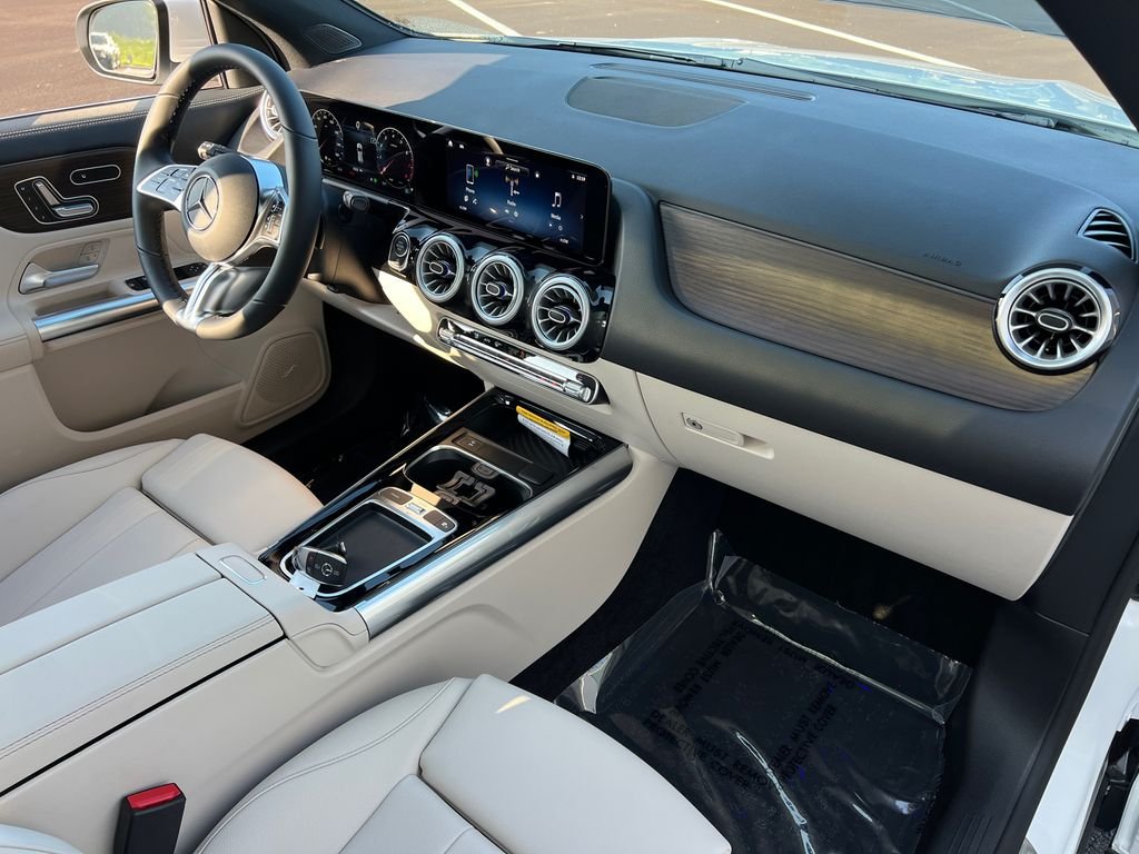 New 2026 Polar White Mercedes-Benz GLA 250 image 29