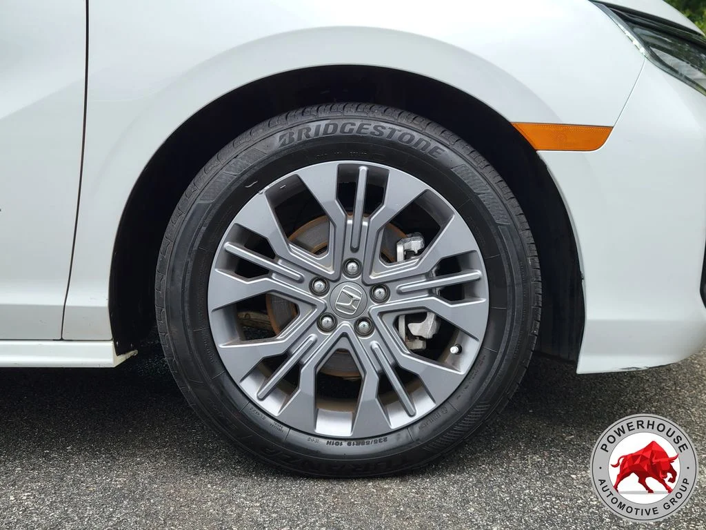 Used 2025 White Honda Touring image 11