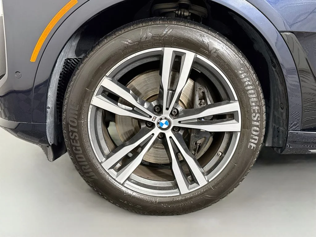 Used 2026 Black BMW xDrive40i image 32