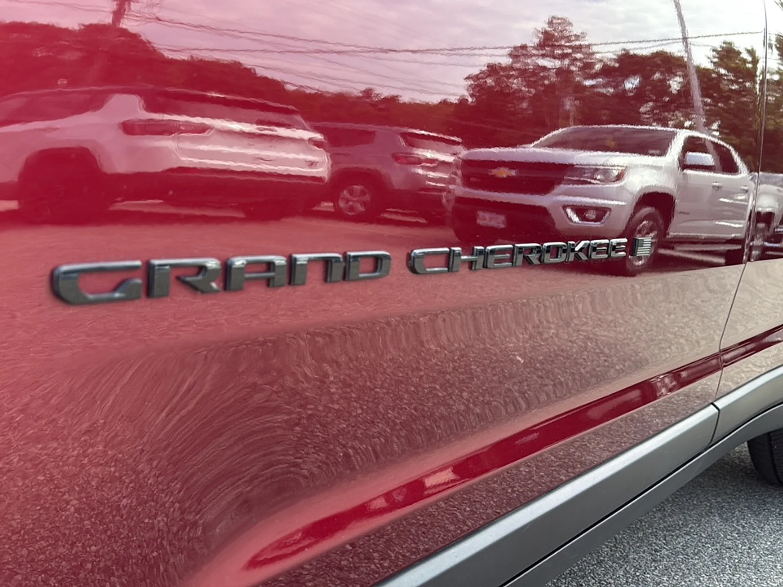 Used 2023 Velvet Red Pearlcoat Jeep Altitude 4x4 image 10